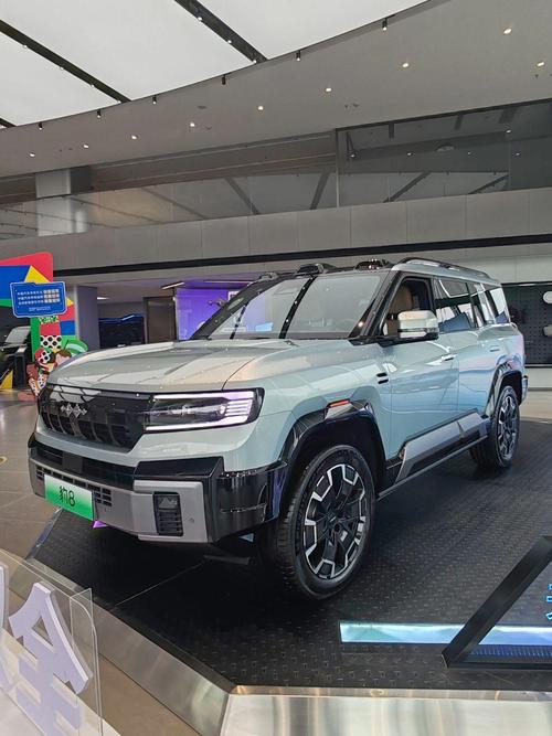 成都329比亚迪方程豹硬派越野的爆款，英菲尼迪35周年与你共成长